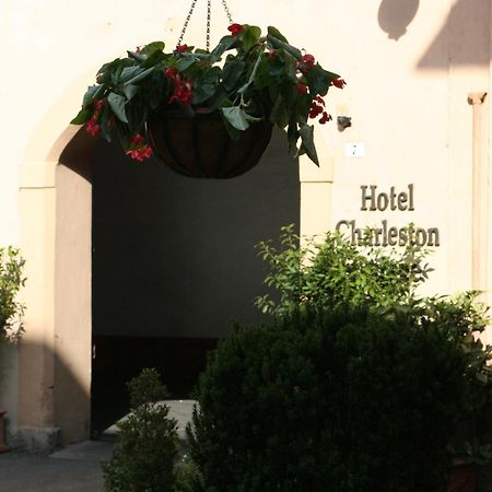 Hotel Charleston Сполето Екстер'єр фото